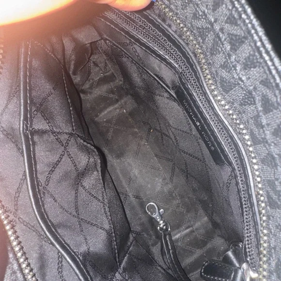 Michael Kors Black/Gray Crossbody EUC - Picture 4 of 4